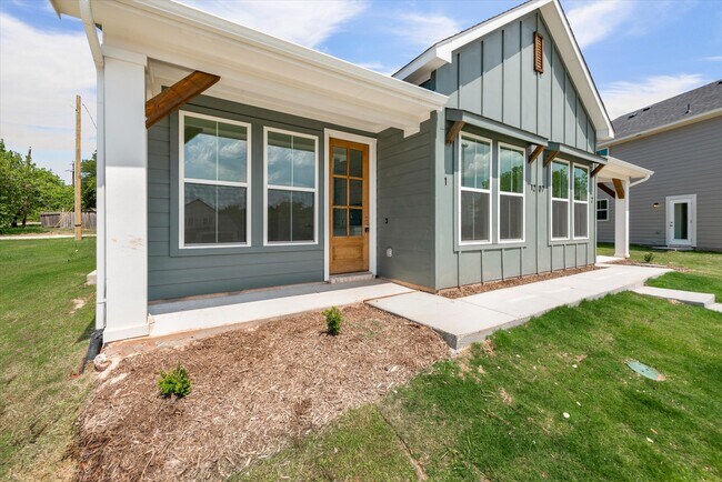 Foto del edificio - 1207 Chestnut Ct