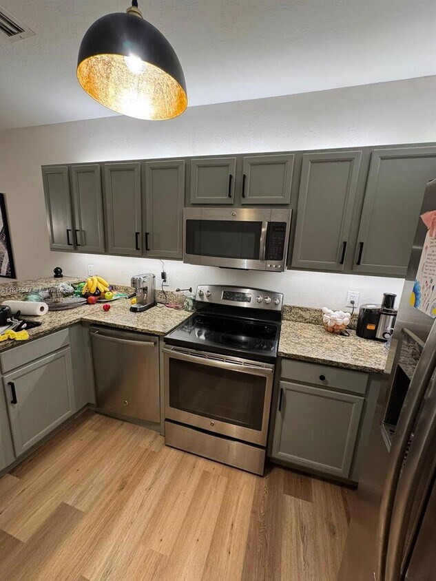 Foto principal - 8960 NW 97th Ave