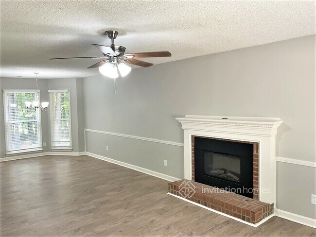 Building Photo - 330 Brooke Wood Dr