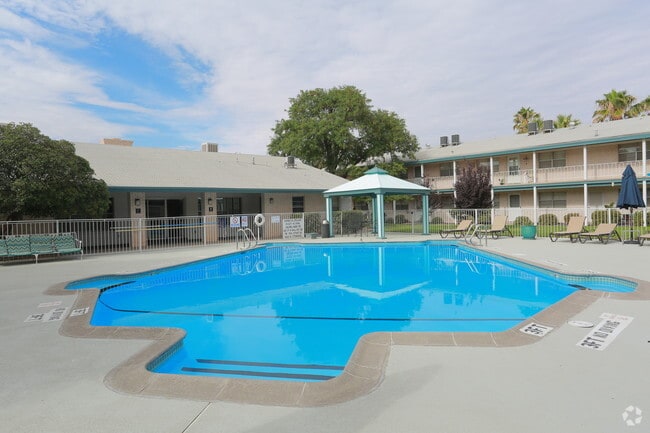 Building Photo - Edgemere Apartments