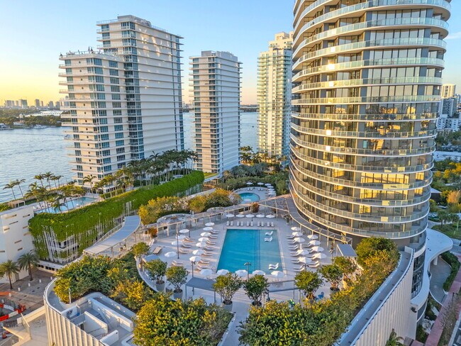 Foto del edificio - 500 Alton Rd