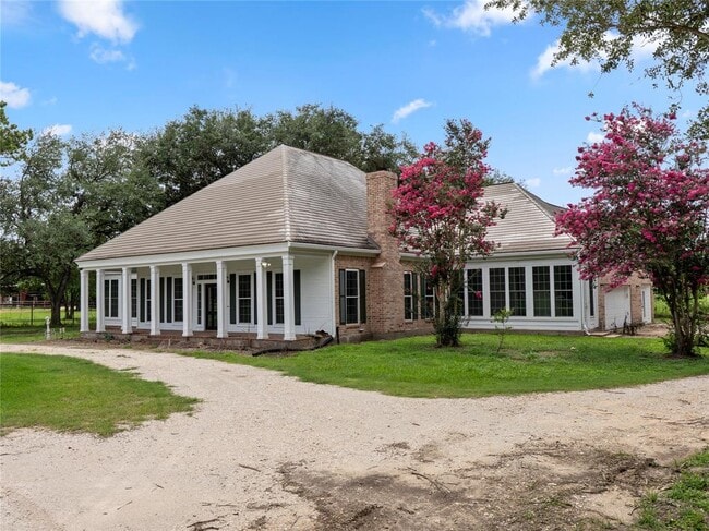 Foto del edificio - 5215 Skinner Ln