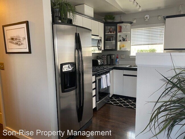 Building Photo - 3 br, 1 bath House - 6123 Della Dr.