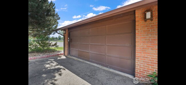 Insulated two car garage - 525 Manhattan Dr
