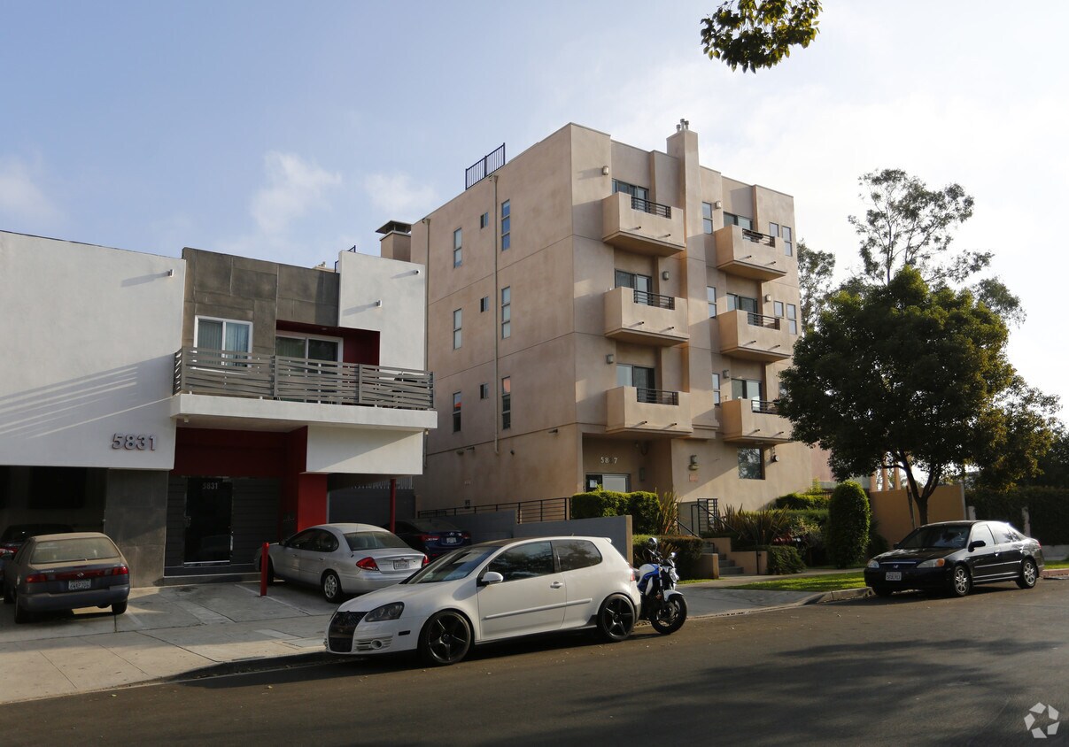 Building - 5827 Carlton Way