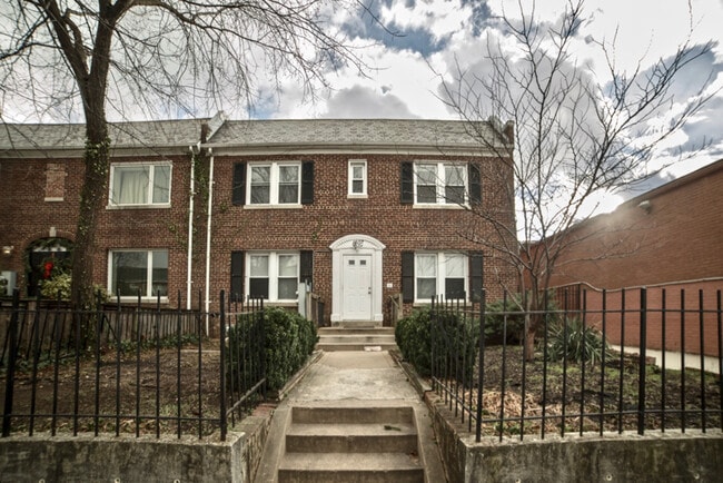 Building Photo - 1507 Isherwood St NE