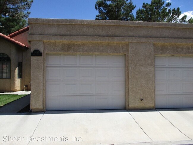 Building Photo - 2 br, 2 bath House - 11687 Maple Street