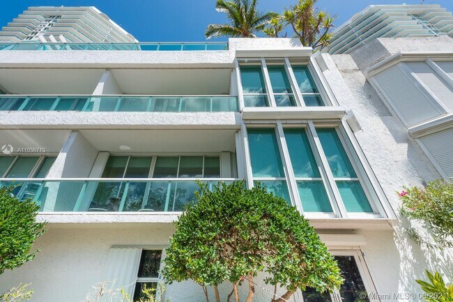 Foto del edificio - 16500 Collins Ave