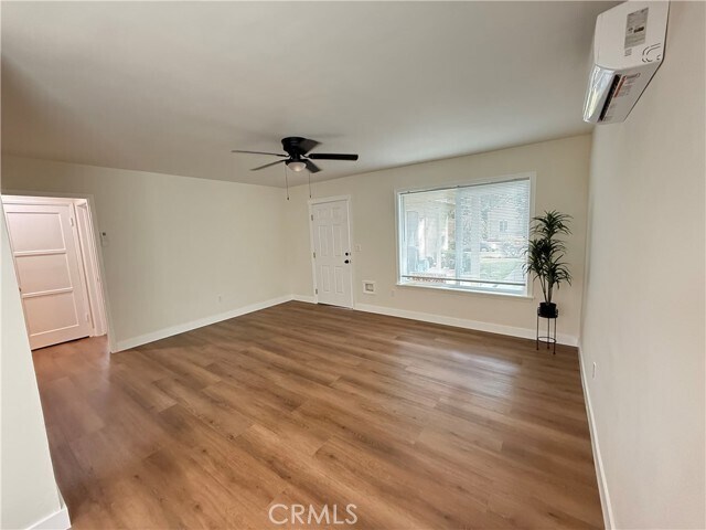 Building Photo - 549 N Niagara St
