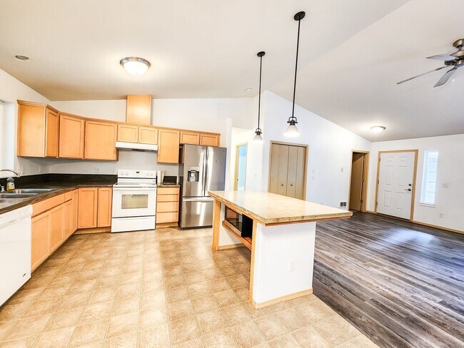 Foto del edificio - Quiet Granite Falls Rambler