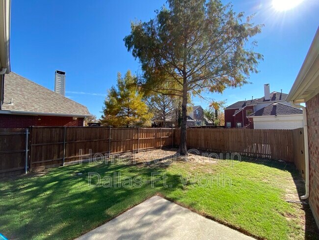 Foto del edificio - 7199 Bramblebush Dr