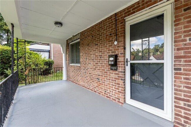 Foto del edificio - 3891 Beechwood Blvd