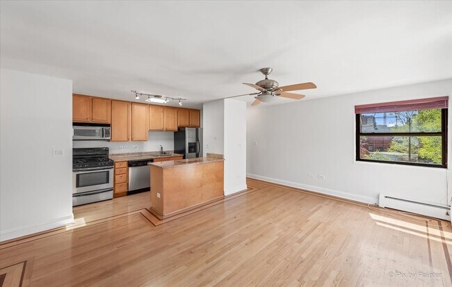 Building Photo - 7610 N Rogers Ave