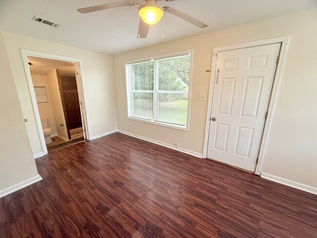 Building Photo - Beautifully Remodeled 3-Bedroom Home