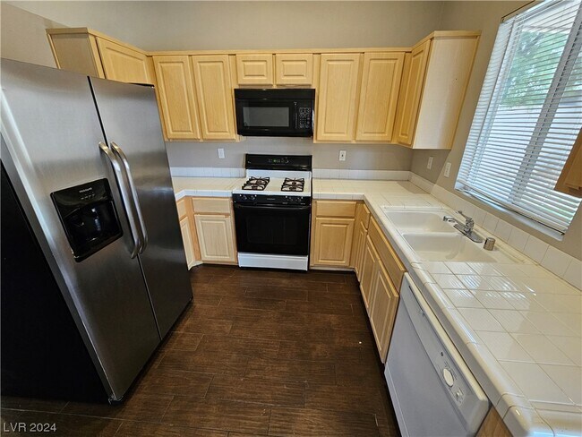 Building Photo - 9428 Vista Ridge Ave
