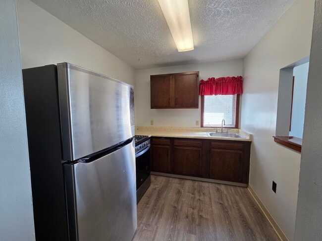 Building Photo - 739 2nd St