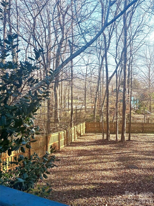 Foto del edificio - 3412 Armitage Dr