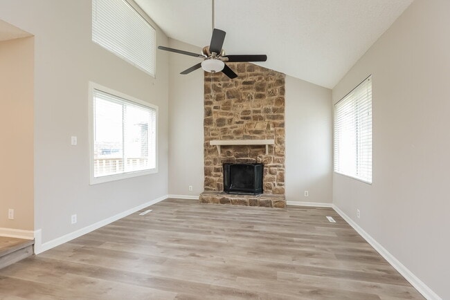 Building Photo - 252 Cedarmont Cir