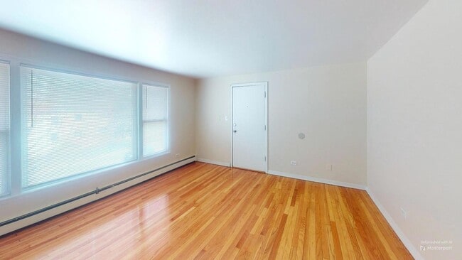 Foto del edificio - 875 E 87th Pl