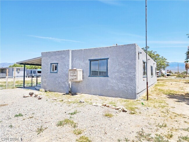 Building Photo - 2220 W Bell Vista Ave