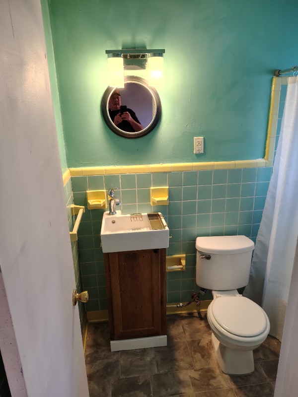 Building Photo - 183 SE Camelot Loop