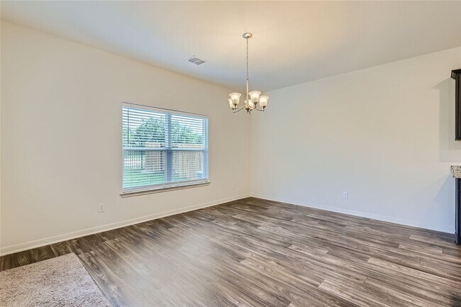Photo - First time rental! move in ready! 15 minut... House