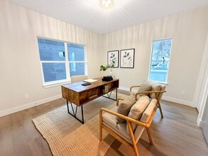 Building Photo - 4329 Greentrail Ln