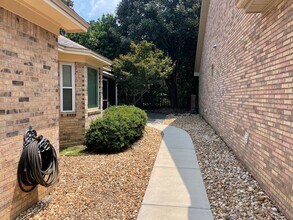 Building Photo - 4280 Riverchase Dr