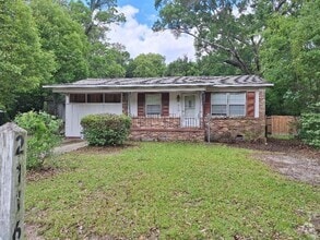 Building Photo - 2116 Highland Ct