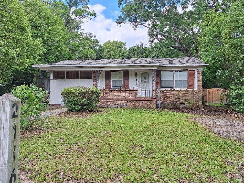 Primary Photo - 2116 Highland Ct