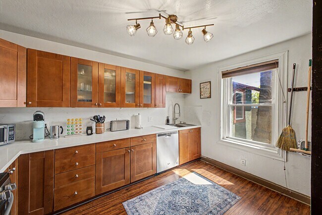 Foto del edificio - 1150 E Pierce St