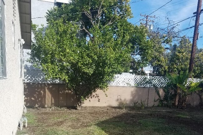 Building Photo - 4718 Camerino St