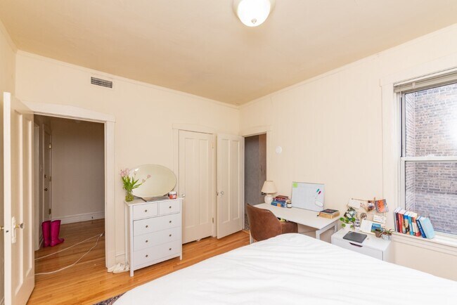 Foto del edificio - 3413 N Elaine Pl