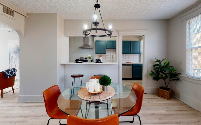 Restaurantes de lujo en el apartamento - Landmark Square Apartments