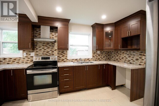 Building Photo - 22 Elm Grove Ave