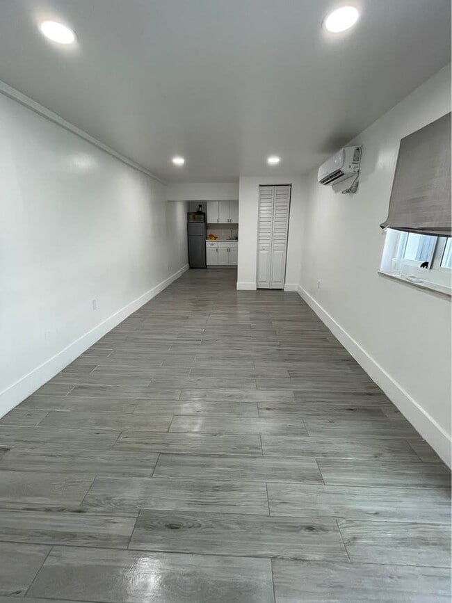 Foto del edificio - 1424 SW 92nd Pl