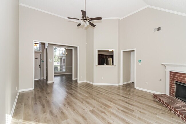 Foto del edificio - 4845 Shadow Pine Cove