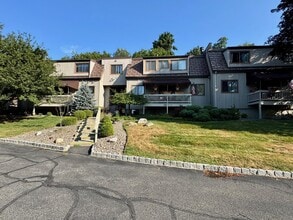Building Photo - 34 Sycamore Dr