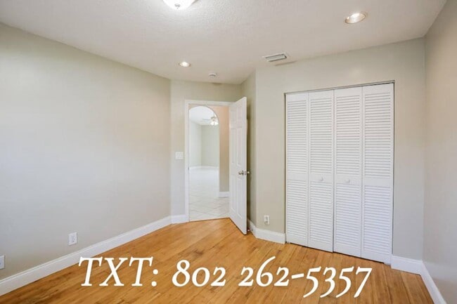Building Photo - 12715 SW 7th Pl