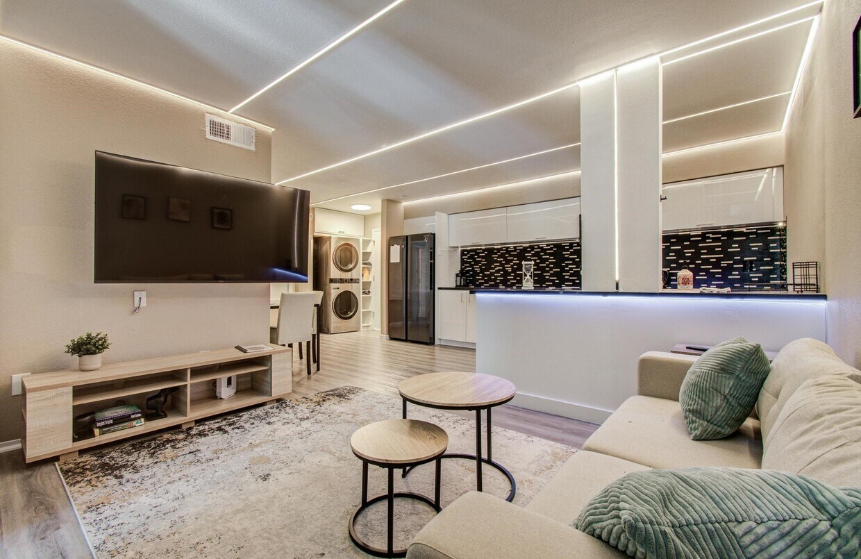 Foto principal - 4641 Wild Indigo St