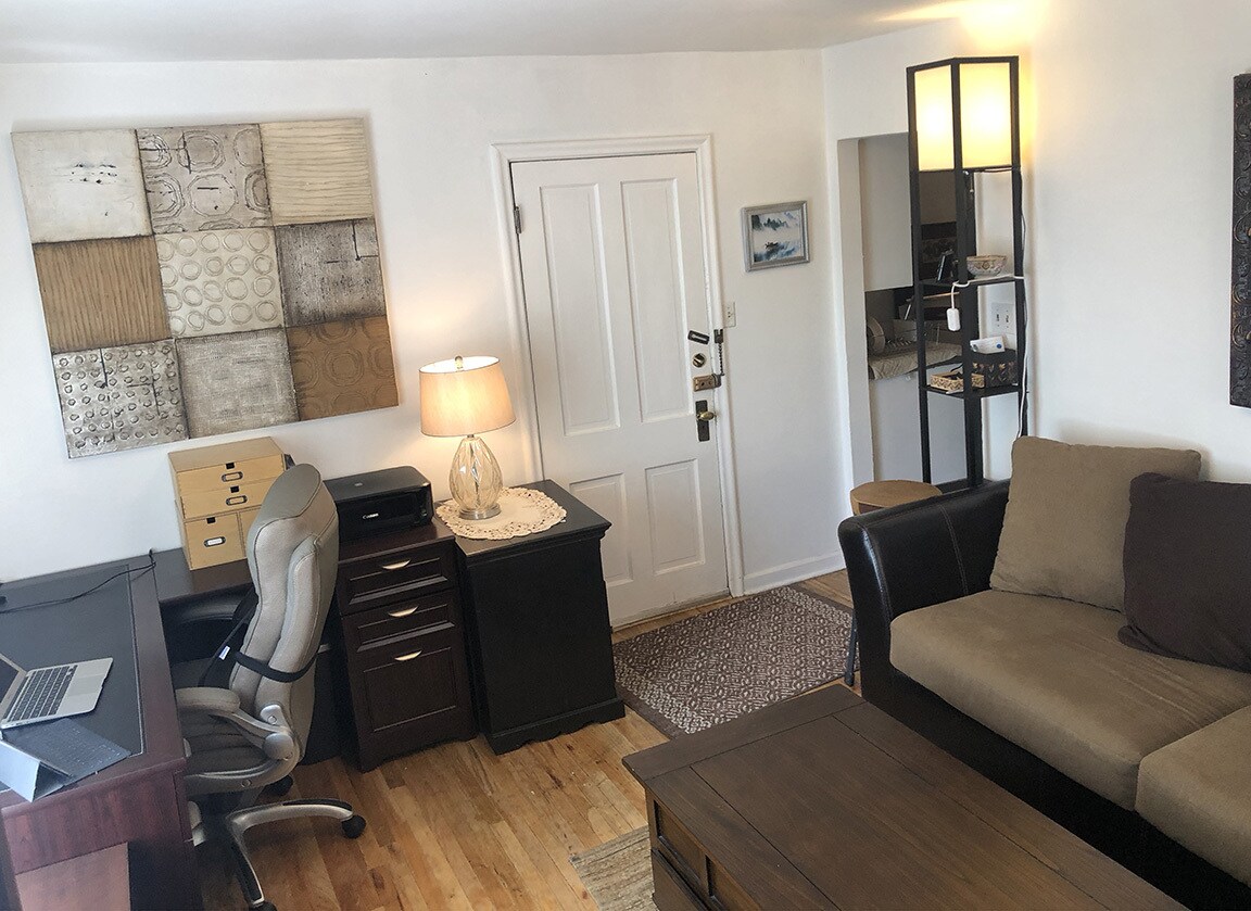 Foto principal - 1083 E 3rd Ave
