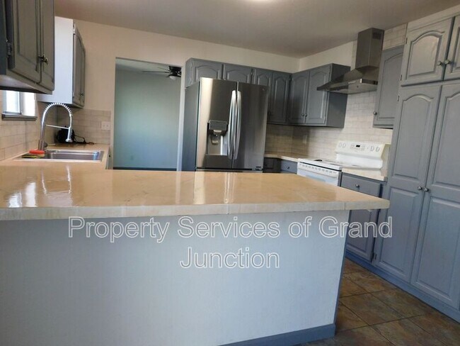 Foto del edificio - 2338 1/2 Rattlesnake Court