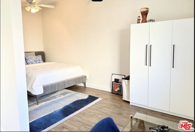 Building Photo - 225 S Clark Dr