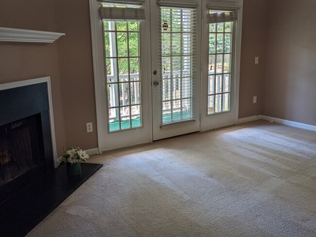 Living Area - 807 Pelham Square Way