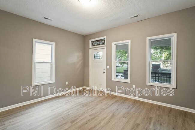 Building Photo - 614 Osage St