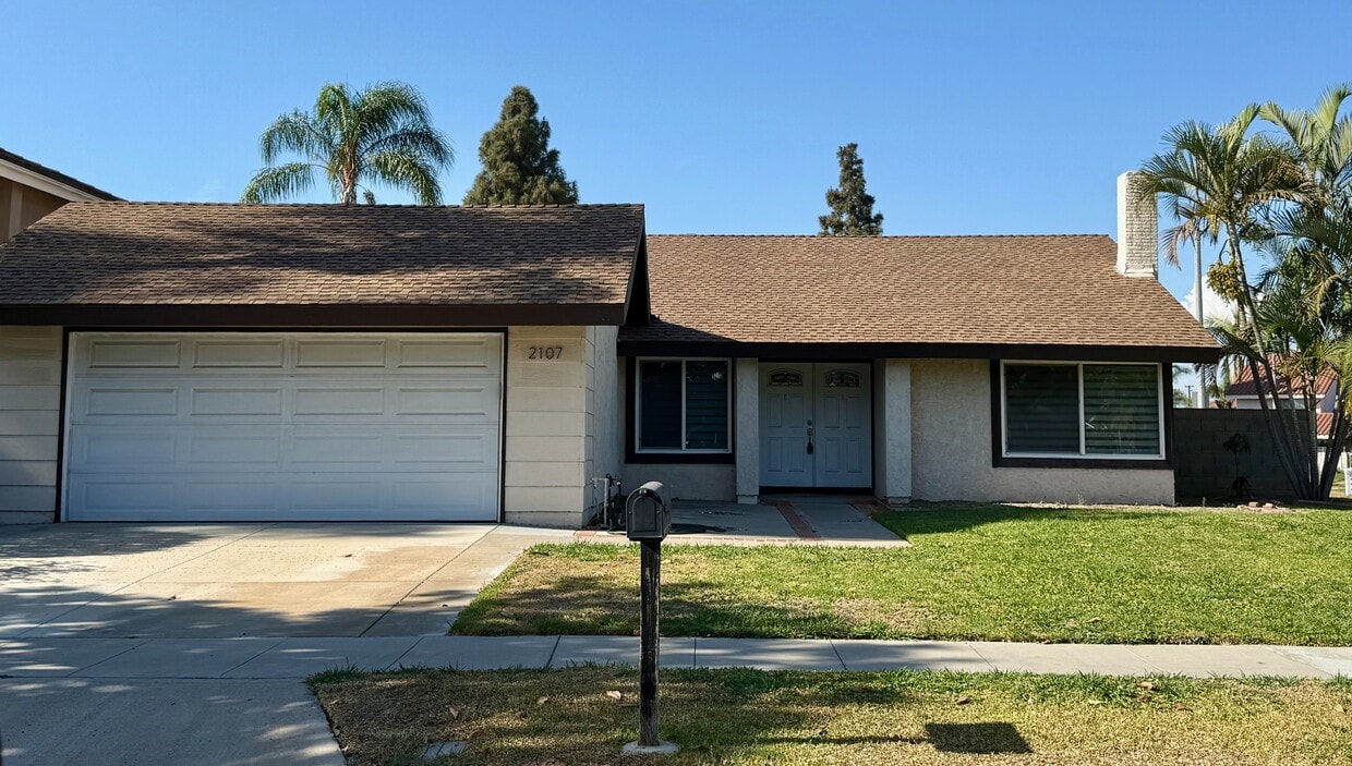 Photo - 2107 W Almond Ave (Orange, CA)