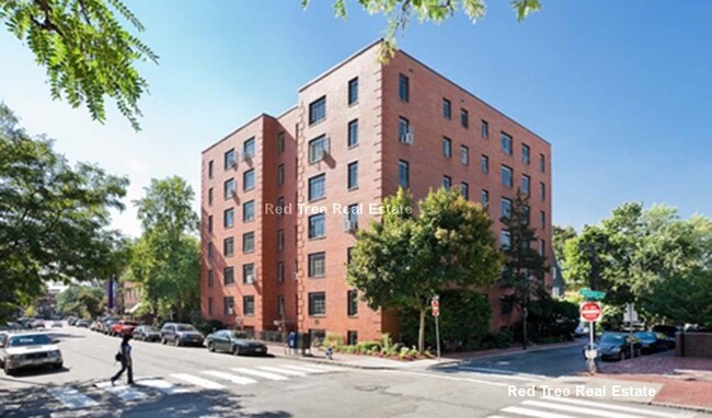 Building Photo - 60 Brattle St