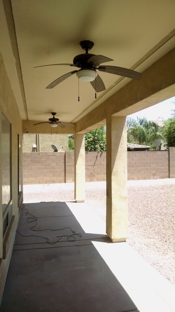Foto del edificio - 12931 W McLellan Rd