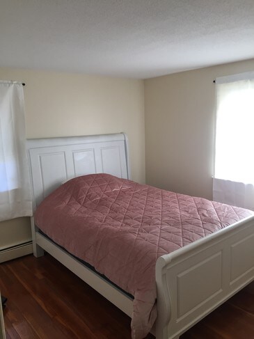 Building Photo - 11-21 Sherwood Dr