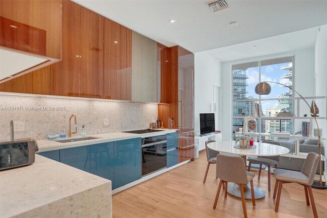 Foto del edificio - 2655 S Bayshore Dr